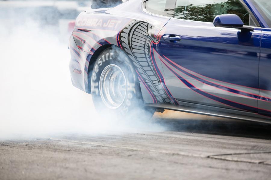  Ford Mustang Cobra Jet Drag Car 2016 года  (фото 4 из 17)